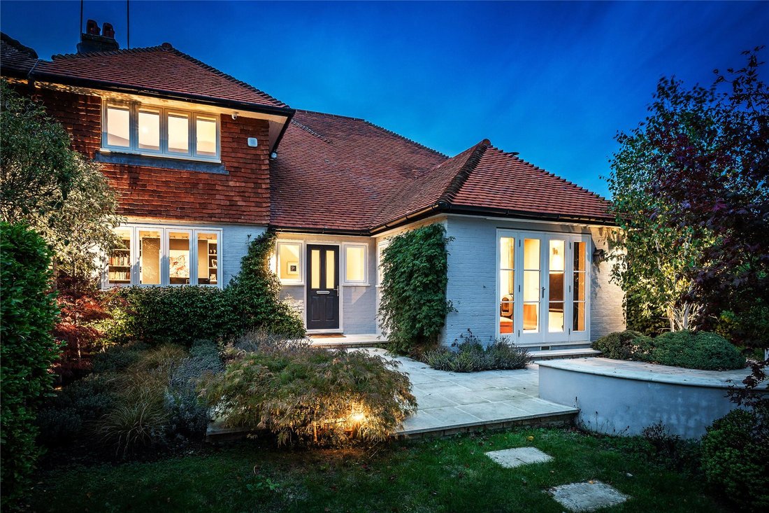 House in Gomshall, England 1 - 19112676