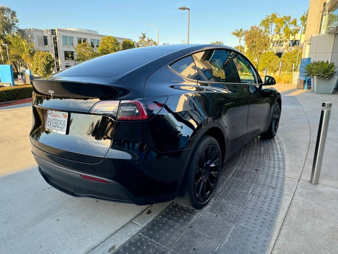 Suv in Riverside, CA, United States 5 - 19133801
