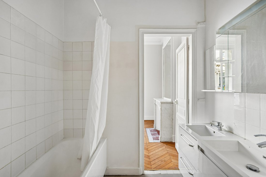 Apartment in Gros Caillou, Paris 7e Arrondissement, Paris 5 - 19123133