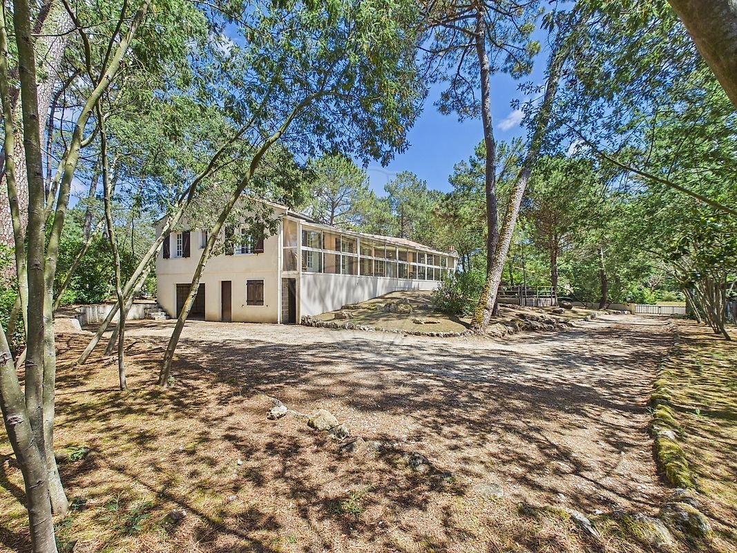 Villa in Les Mathes, Nouvelle-Aquitaine, France 1 - 19129680