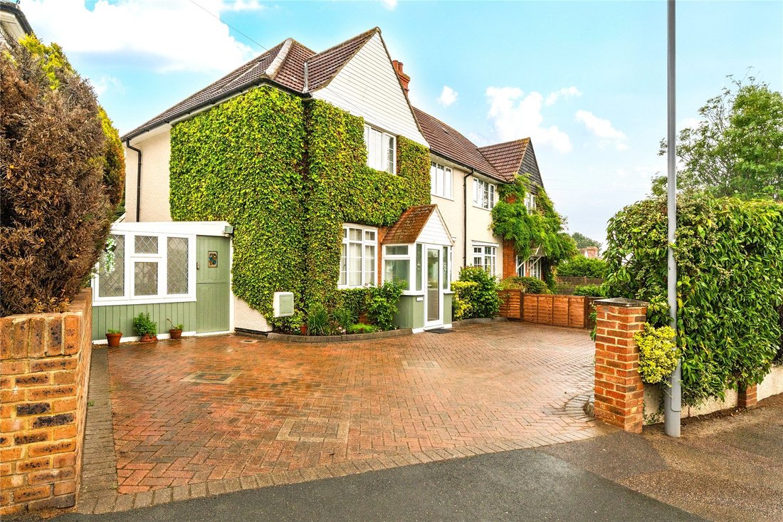 House in Surbiton Hill, Royal Borough of Kingston upon Thames, England 1 - 19124365