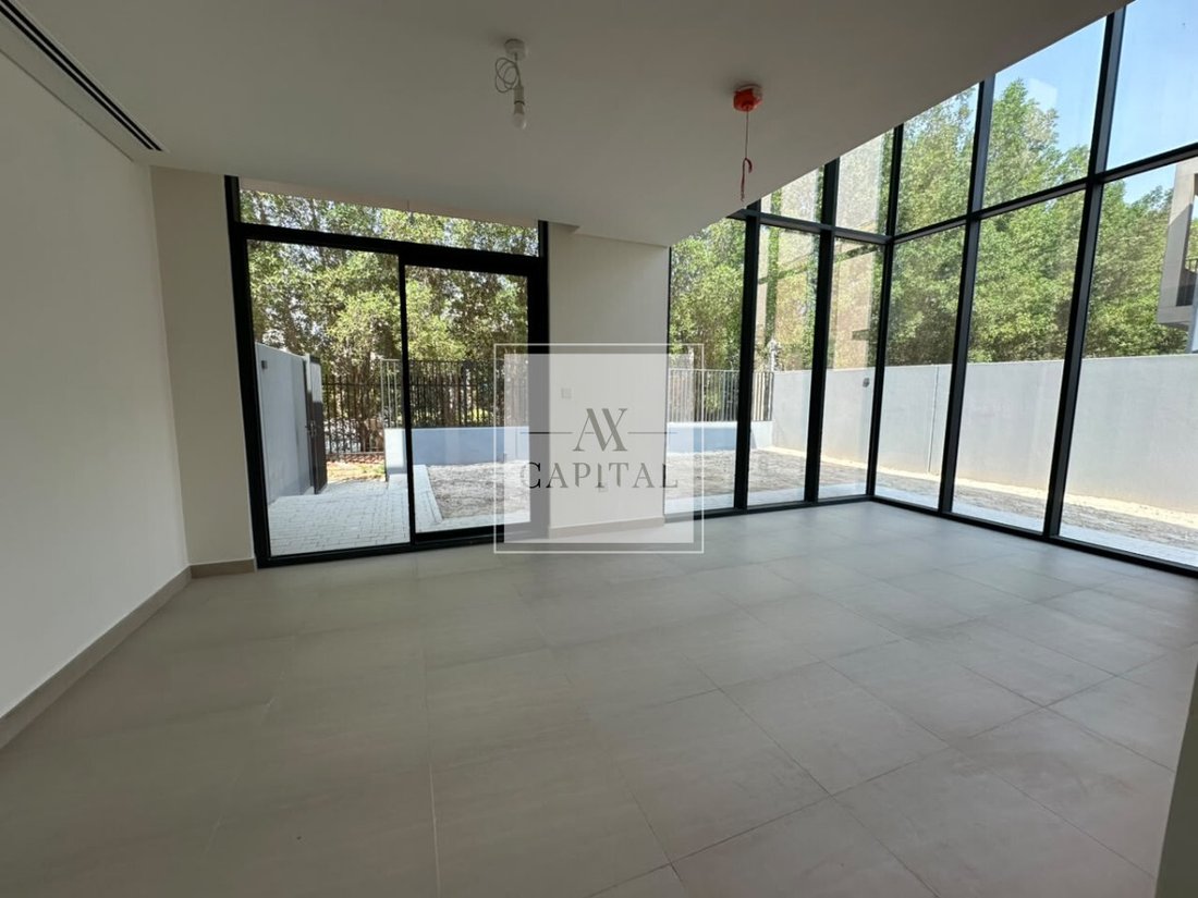 Villa in Dubai, United Arab Emirates 1 - 19122823