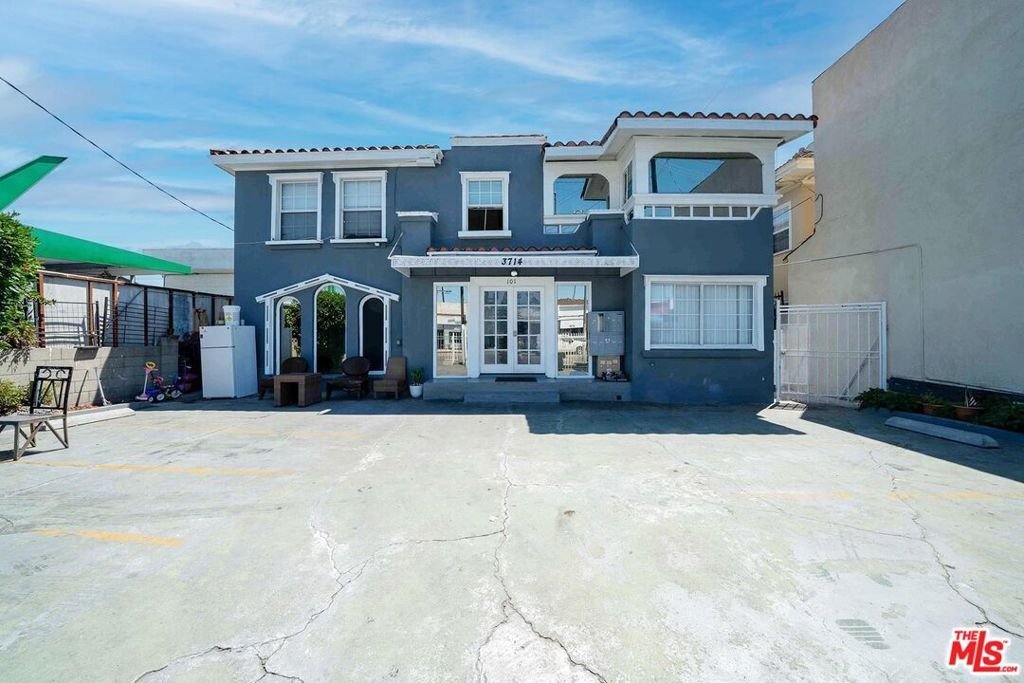 Los Angeles, California, United States 1 - 19136400