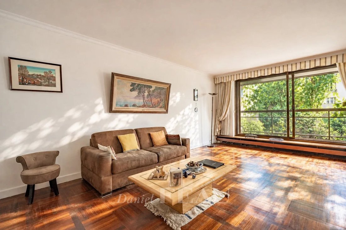 Apartment in Auteuil Sud, Paris 16e Arrondissement, Paris 2 - 19122287