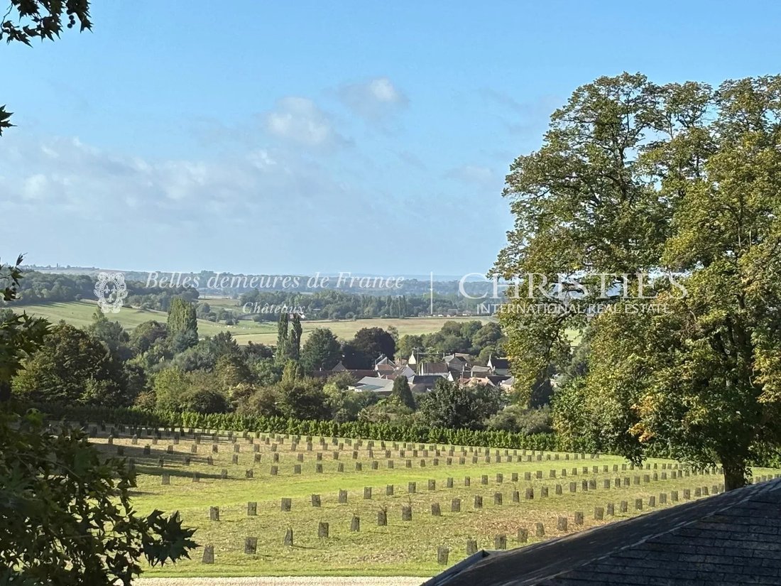 Domaine à Chaumont-en-Vexin, Hauts-de-France, France 1 - 18763121