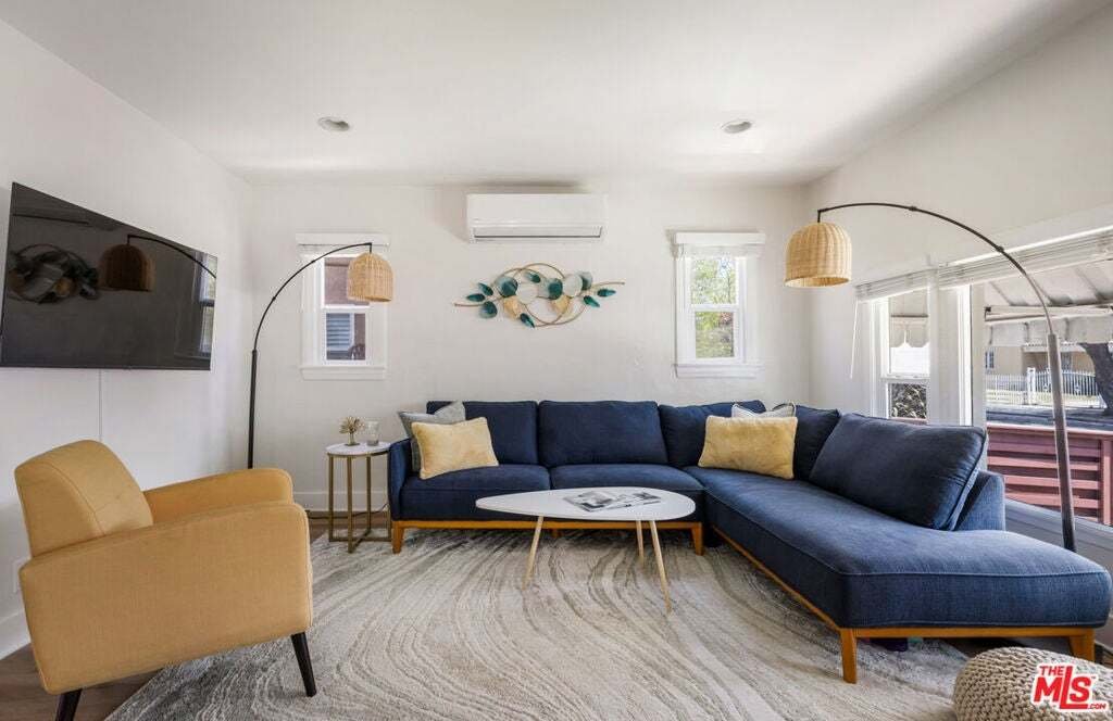Los Angeles, California, United States 3 - 19124651