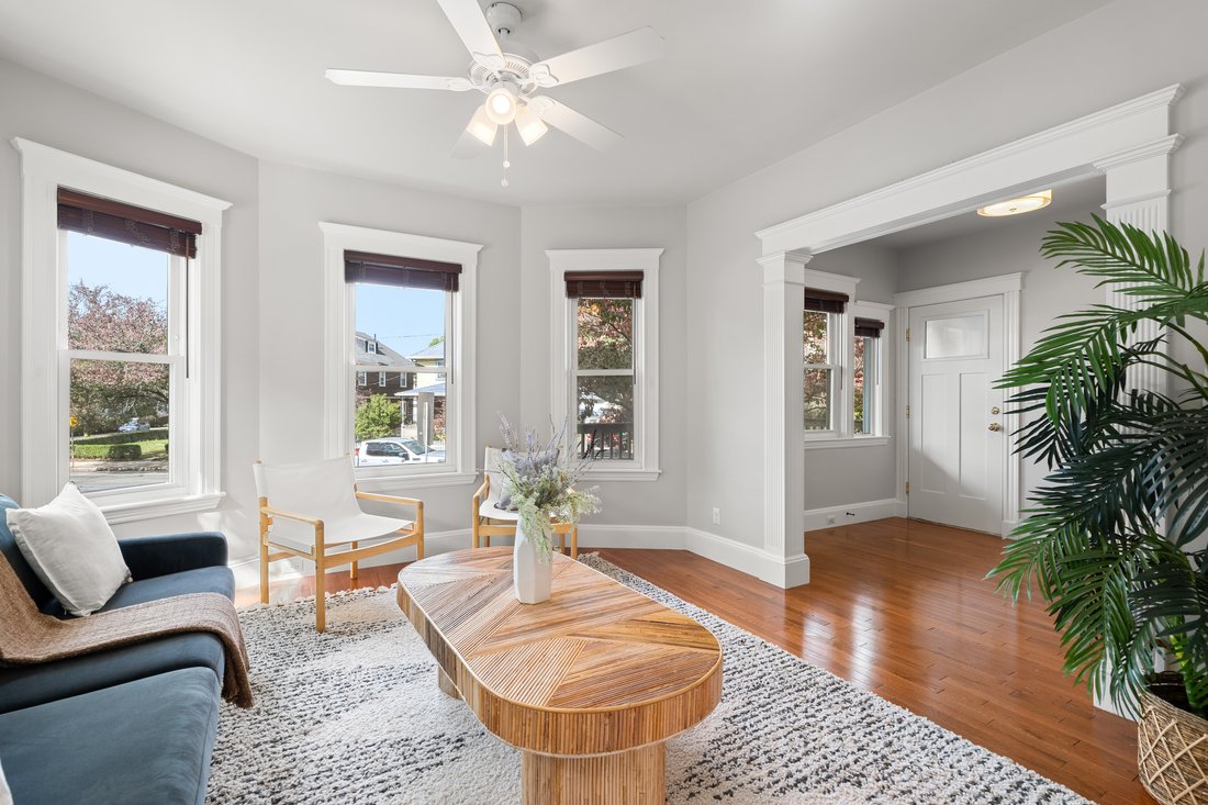 Condo in Medford, Massachusetts, United States 4 - 19127695