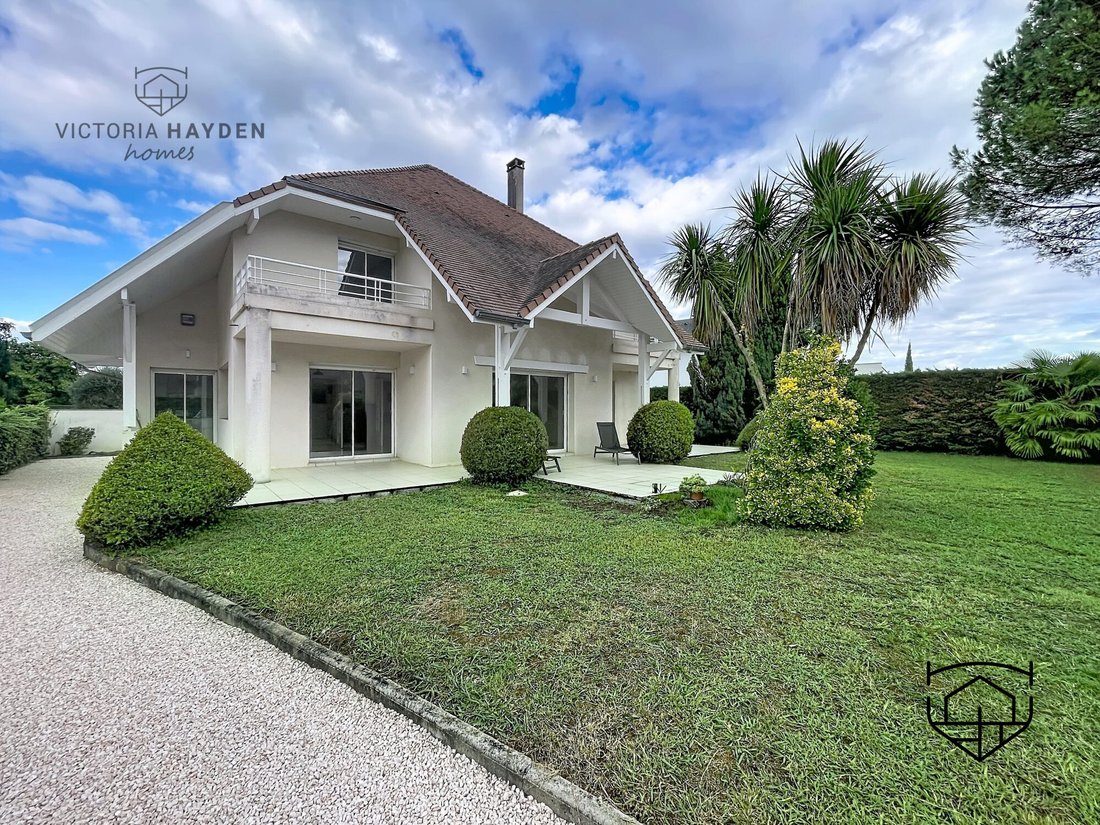House in Pau, Nouvelle-Aquitaine, France 1 - 18836312