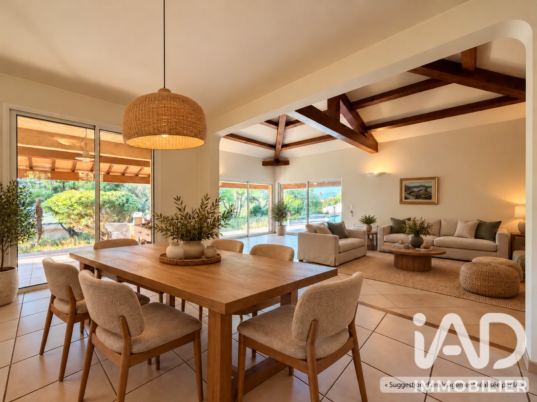 Casa a Pierrefeu-du-Var, Provenza-Alpi-Costa Azzurra, Francia 2 - 19134260