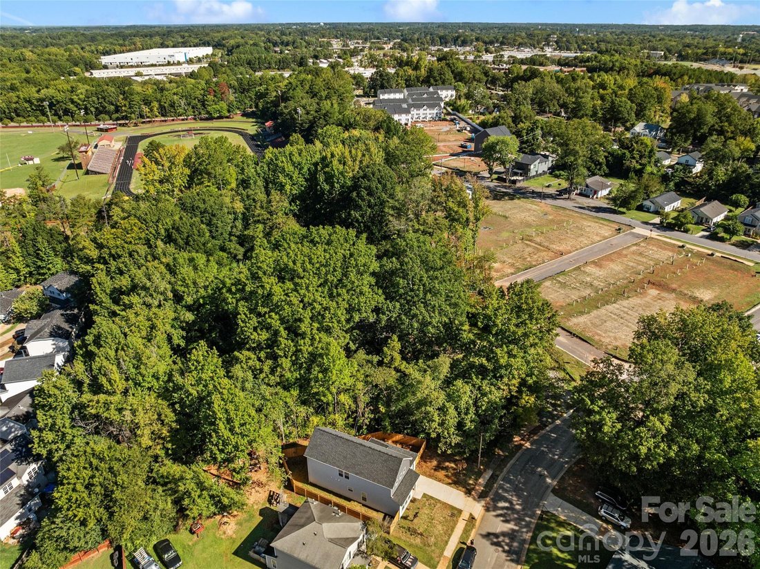 Land in Charlotte, North Carolina, United States 4 - 19126802