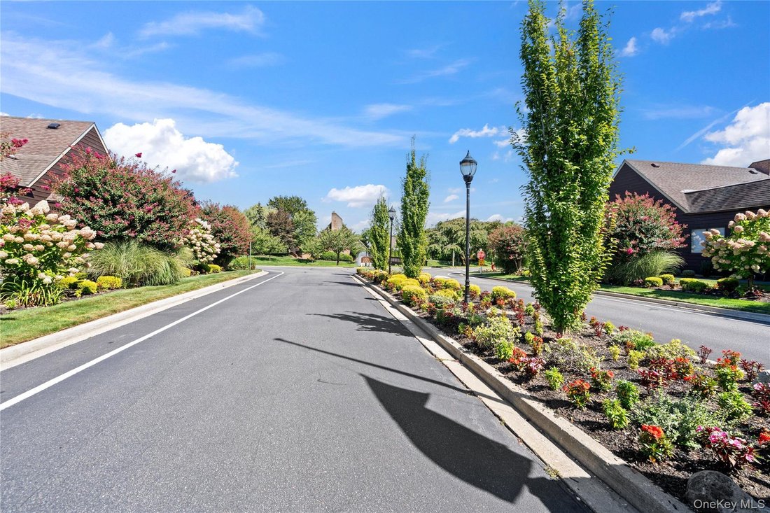 Condo in Massapequa Park, New York, United States 4 - 19135663