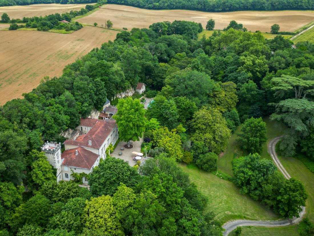 Château à École Paul Bert-Lycée Bernard Palissy, Agen, France 5 - 19129912