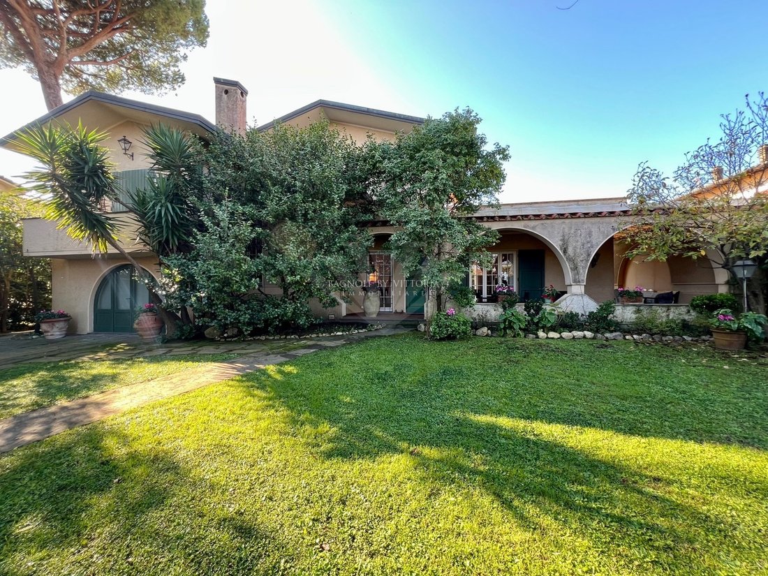 Villa a Pietrasanta, Toscana, Italia 1 - 19124933
