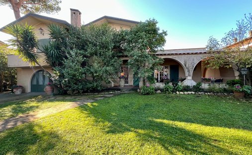 Villa in Pietrasanta, Toskana, Italien 1