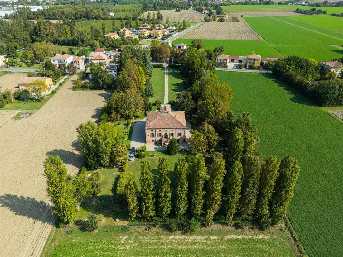 Villa en Medolla, Emilia-Romaña, Italia 3 - 19126087