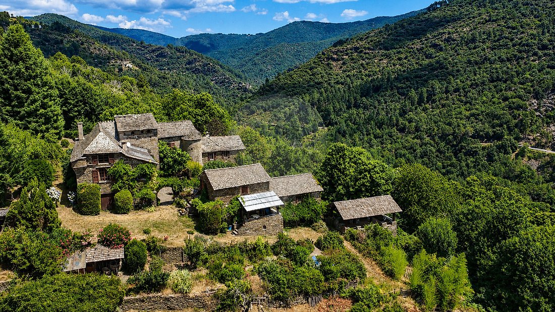 Maison à Saint-Germain-de-Calberte, Occitanie, France 1 - 19129689