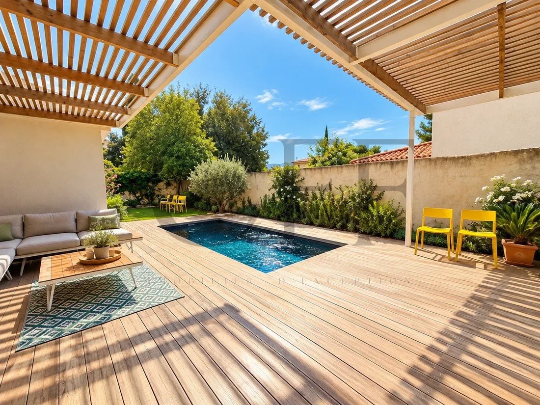 Villa in Les Trois Lucs, Marseille, Provence-Alpes-Côte d'Azur 1 - 16958523