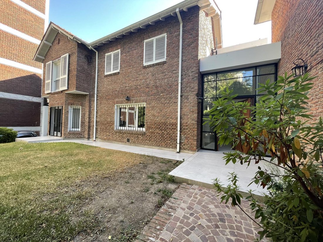 House in Olivos, Buenos Aires Province, Argentina 1 - 19131580