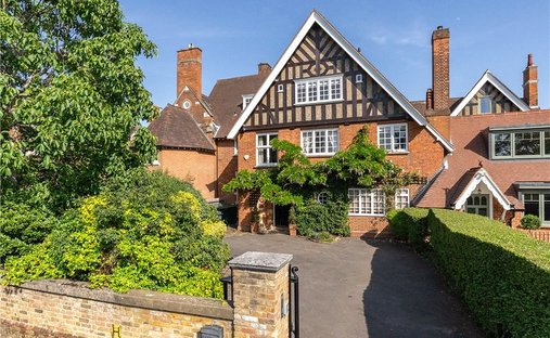 House in Crooked Billet, Merton, England 1