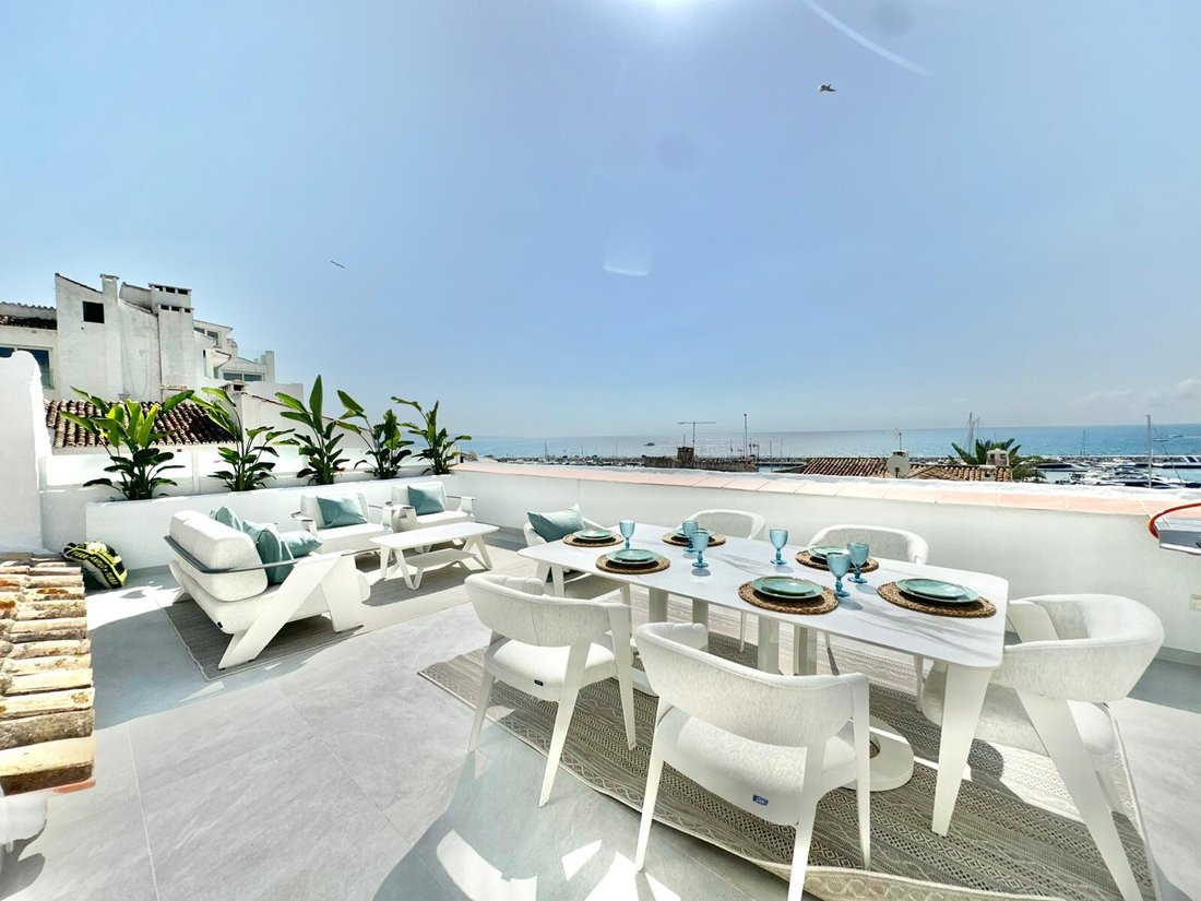 Apartamento en Playa Puerto Banús, Marbella, España 1 - 19129357