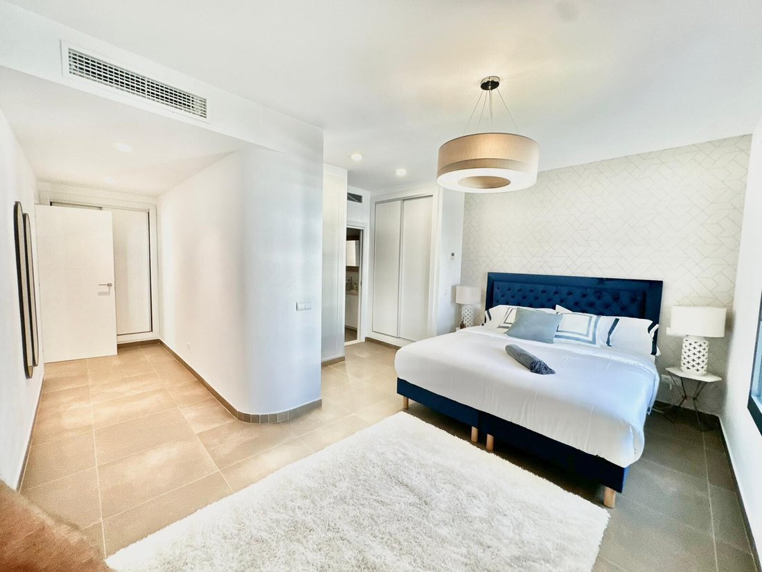 Apartamento en Playa Puerto Banús, Marbella, España 4 - 19129357