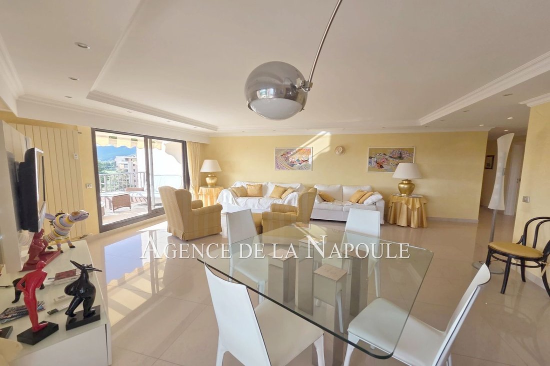 Apartamento en Le Cottage, Mandelieu-la-Napoule, Francia 5 - 19131060