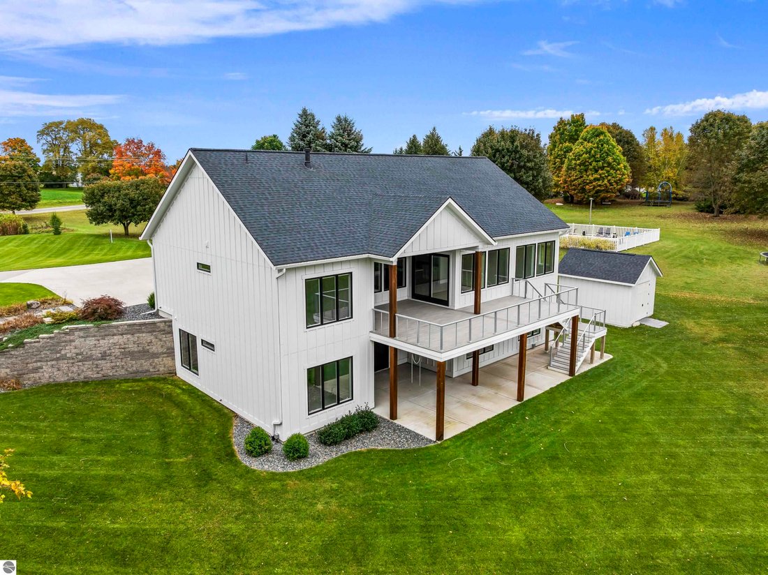 Maison à Traverse City, Michigan, États-Unis 4 - 19136076