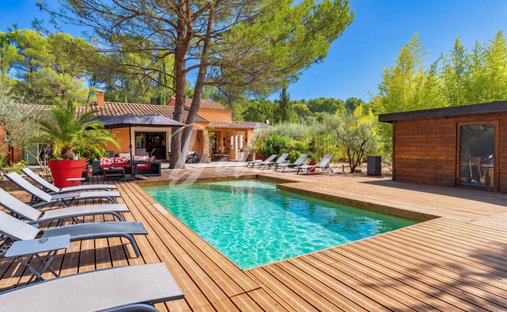 Villa à Est, Lorgues, France 1