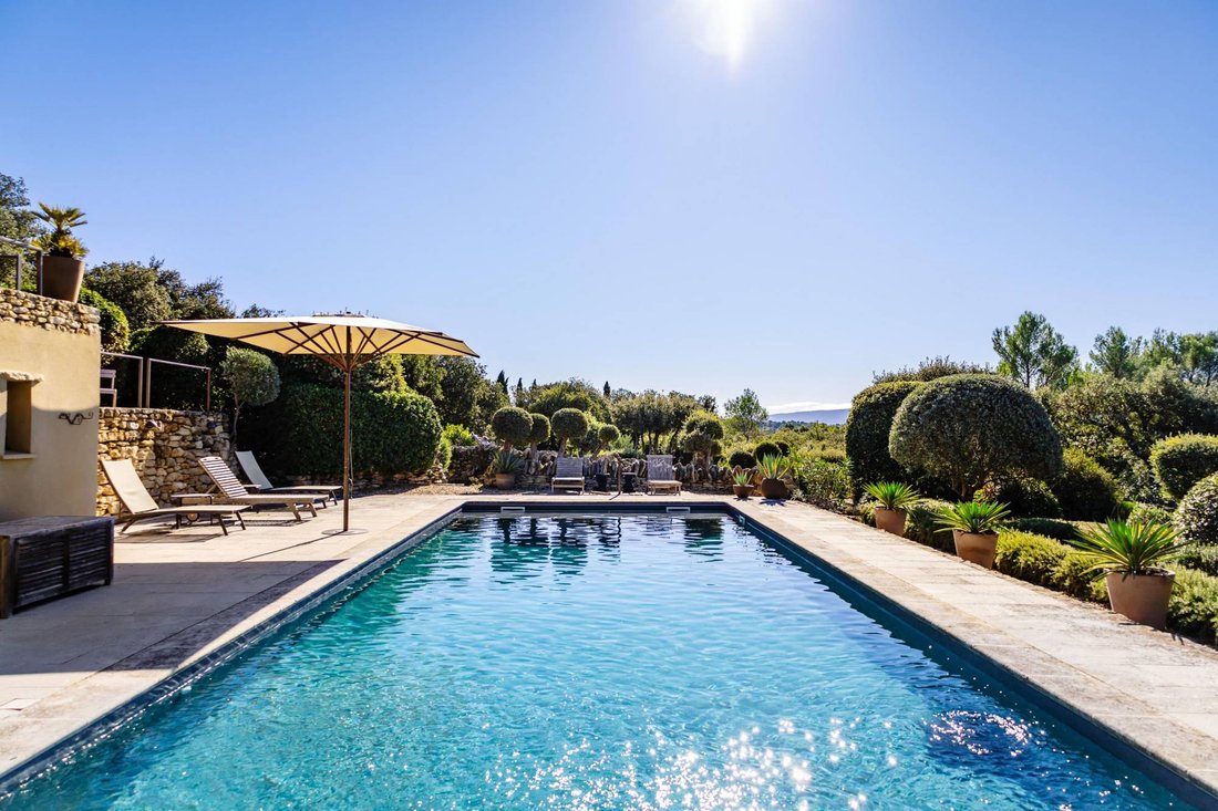 Estate in Gordes, Provence-Alpes-Côte d'Azur, France 4 - 19126257