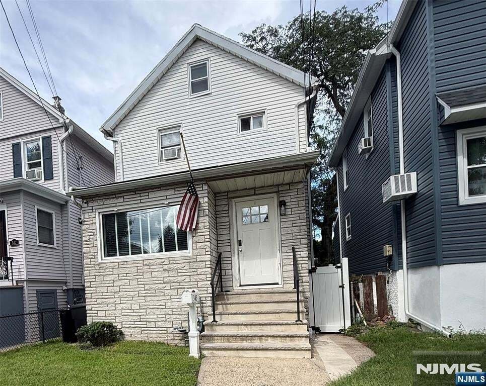 North Arlington, New Jersey, United States 1 - 19123490