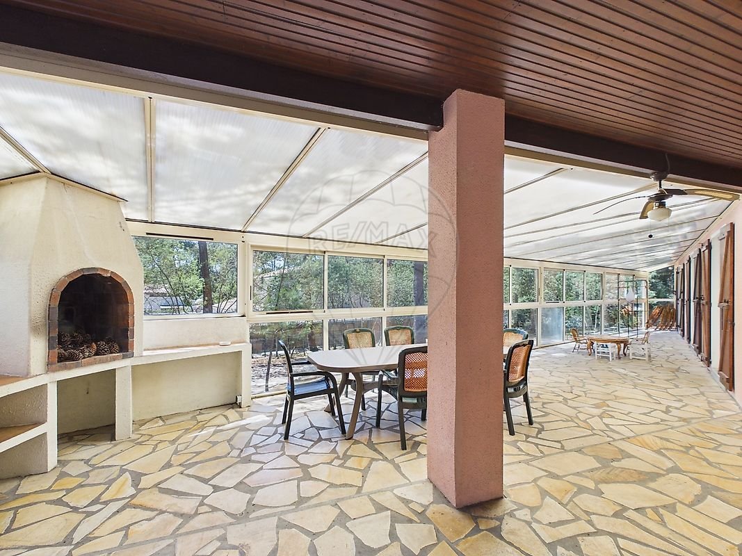 Villa in Les Mathes, Nouvelle-Aquitaine, France 3 - 19129680