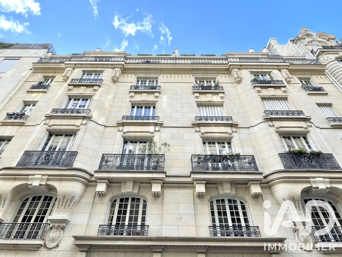 Apartment in Ecole Militaire, Paris 7e Arrondissement, Paris 2 - 19130133