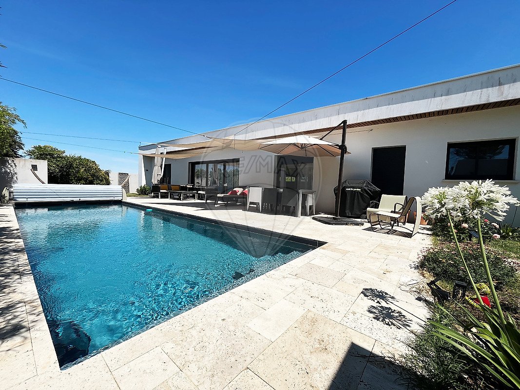 Villa in Medis, Nouvelle-Aquitaine, France 1 - 19129619