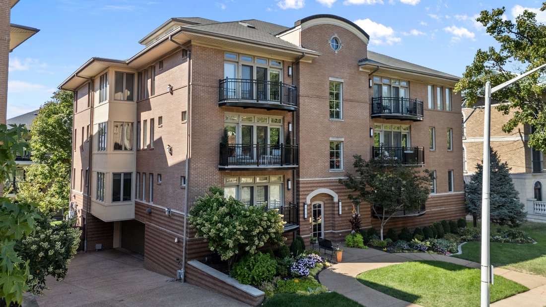 Condo in Clayton, Missouri, United States 2 - 19127714