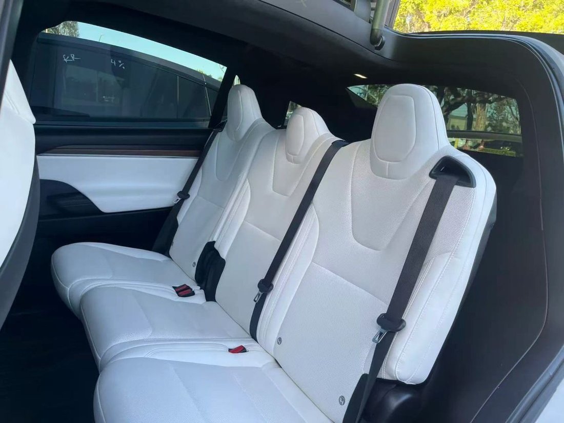 Suv in Costa Mesa, CA, United States 4 - 19127141