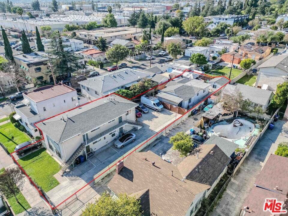 Los Angeles, California, United States 2 - 19136395