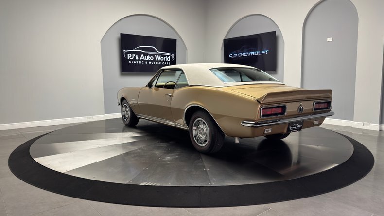 327 275 Horsepower Engine Factory A/C Fold Down Rear Seat! in Clearwater, United States 3 - 19133735