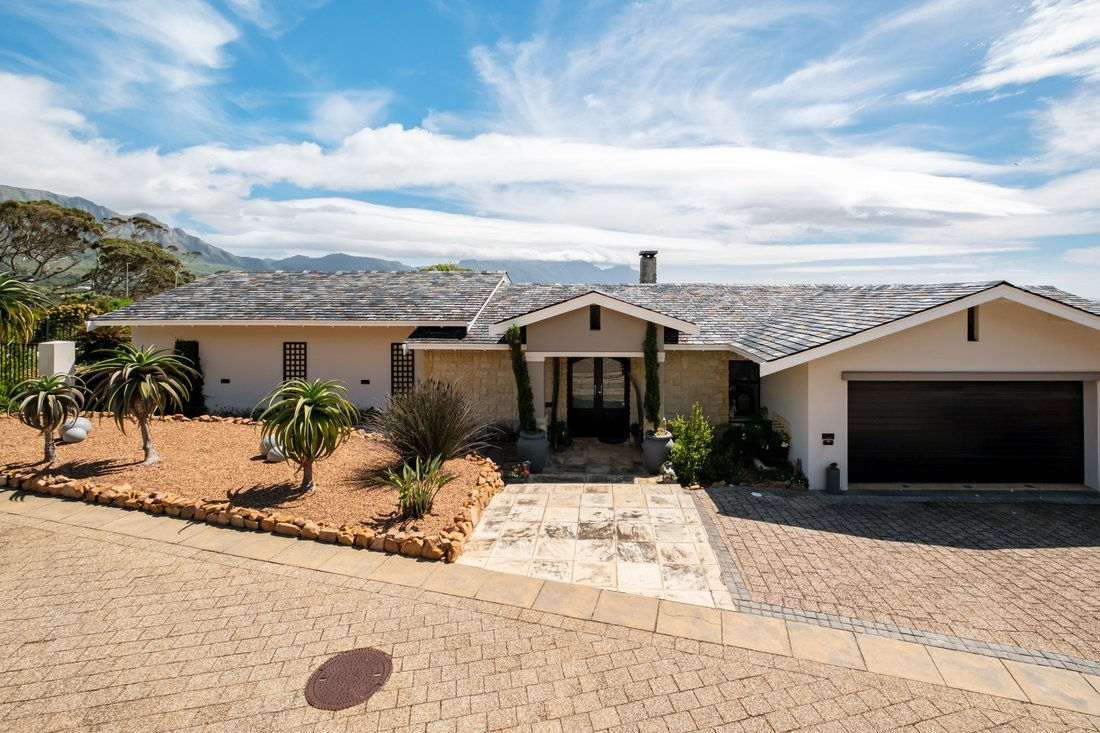 House in Muizenberg Mountains, Southern Suburbs, Cape Town 2 - 19135665
