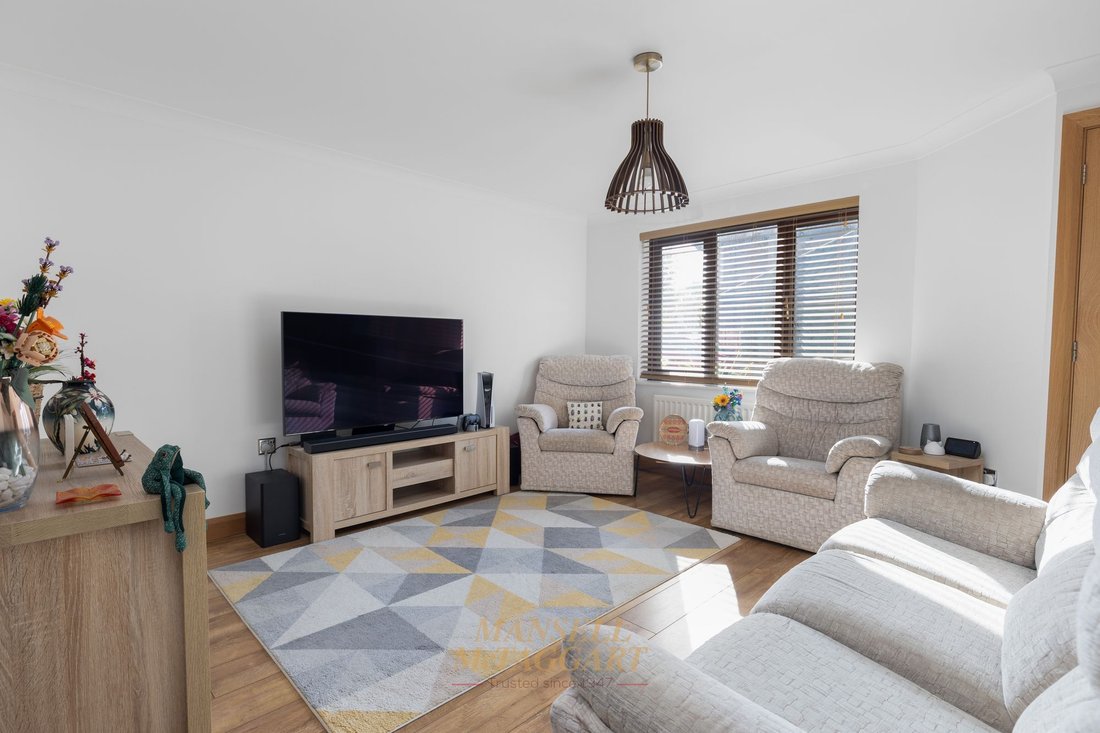 House in Horley, England 2 - 19122768
