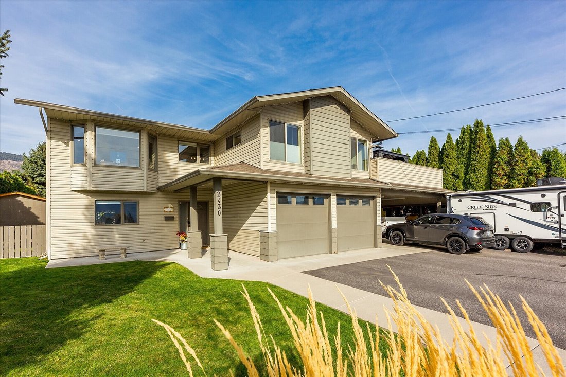 House in West Kelowna, British Columbia, Canada 2 - 19126052