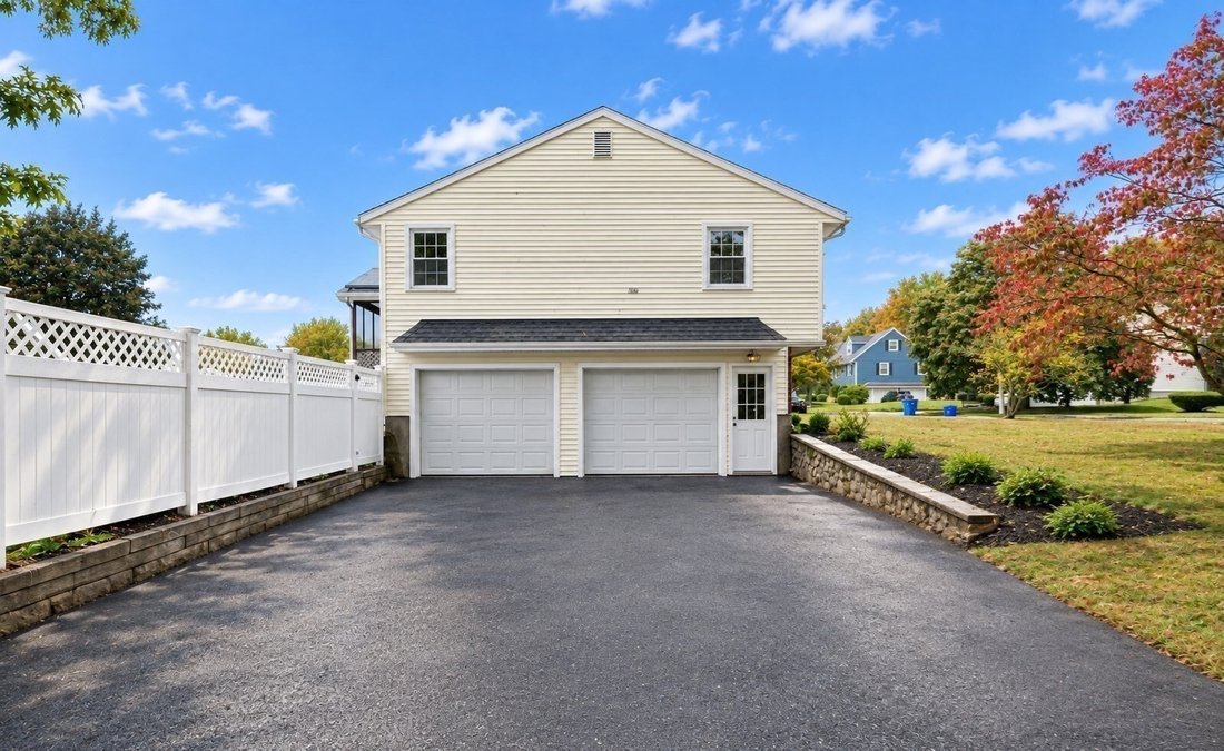 House in Stoneham, Massachusetts, United States 4 - 19109267