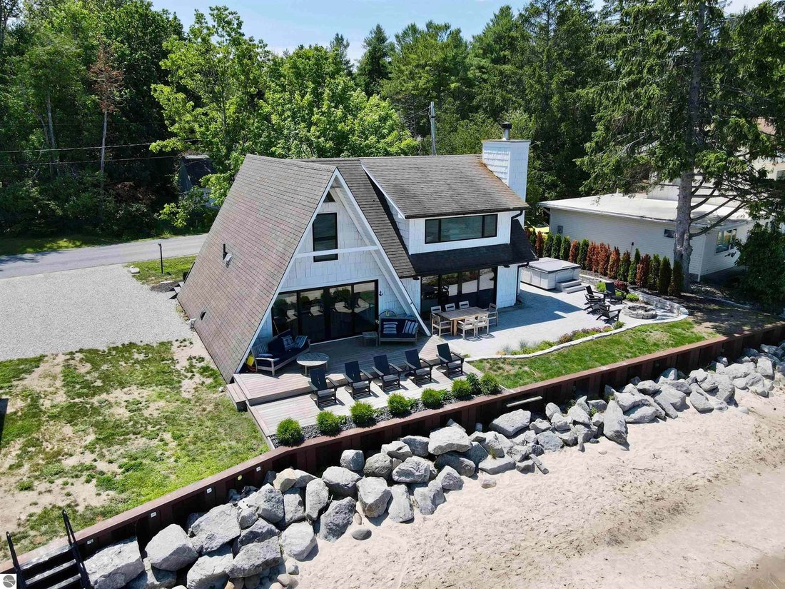 House in Suttons Bay, Michigan, United States 5 - 19124138