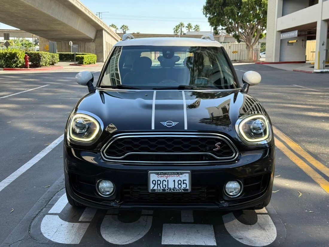 Coupe in Inglewood, CA, United States 2 - 19135726