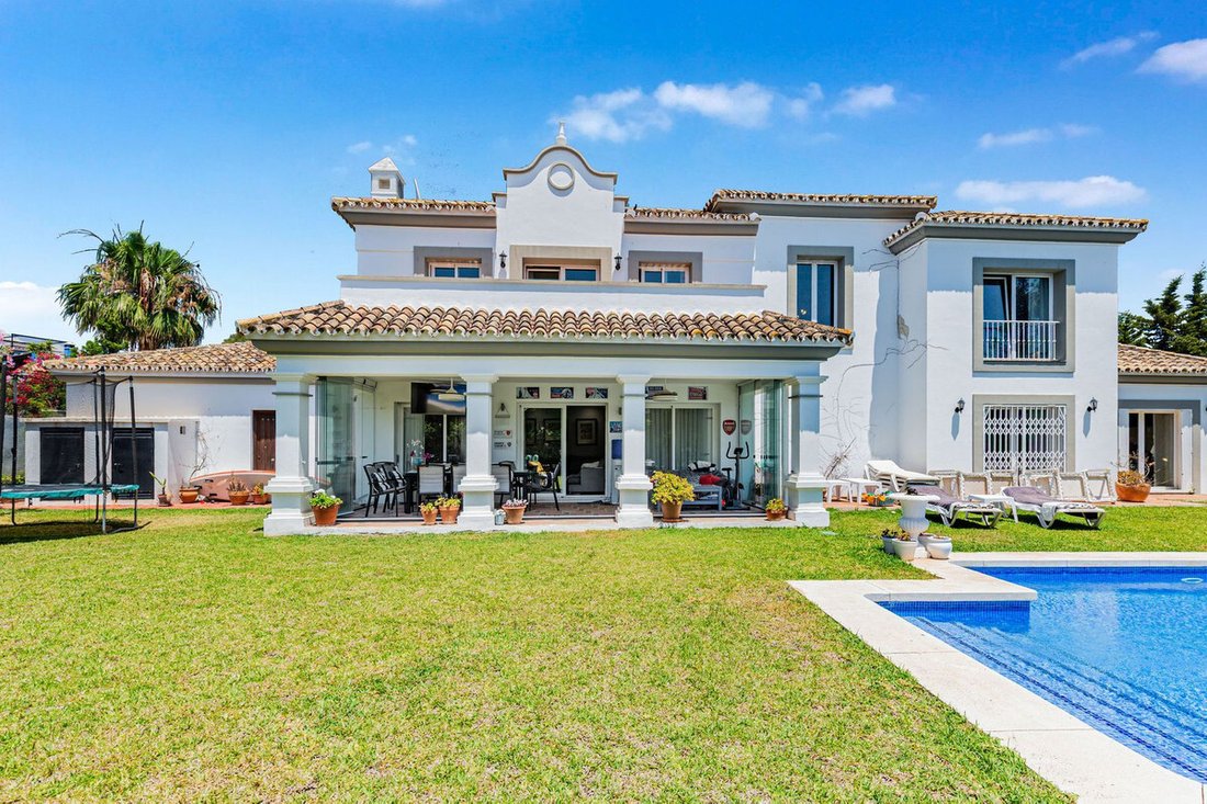 Villa in Estepona, Andalusien, Spanien 3 - 19136307