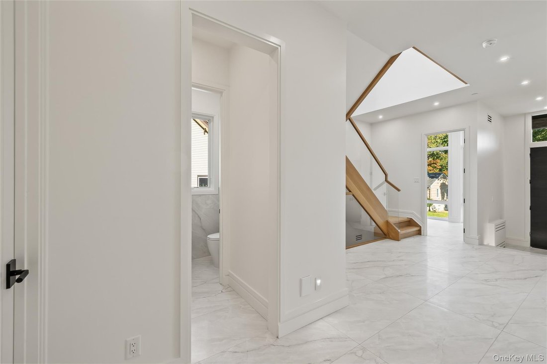 Condo in Spring Valley, New York, United States 4 - 19123324