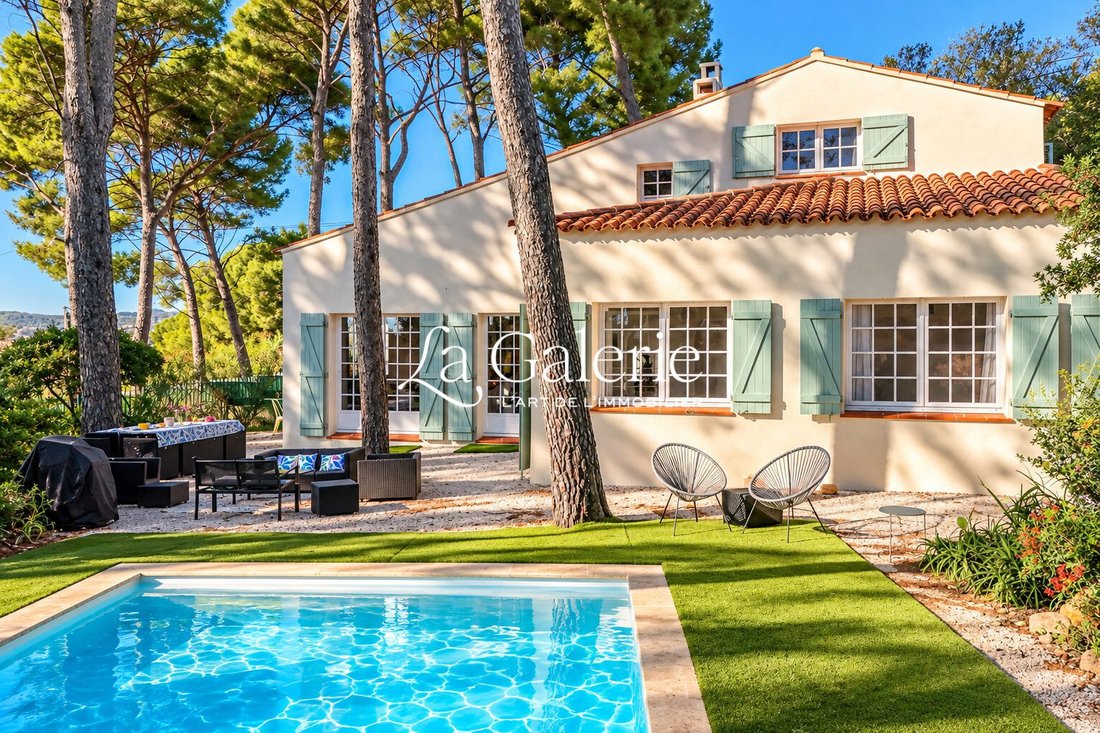 Villa à Sanary-sur-Mer, Provence-Alpes-Côte d'Azur, France 3 - 19128080