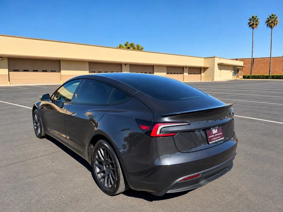 Sedan in Sacramento, CA, United States 5 - 19134083