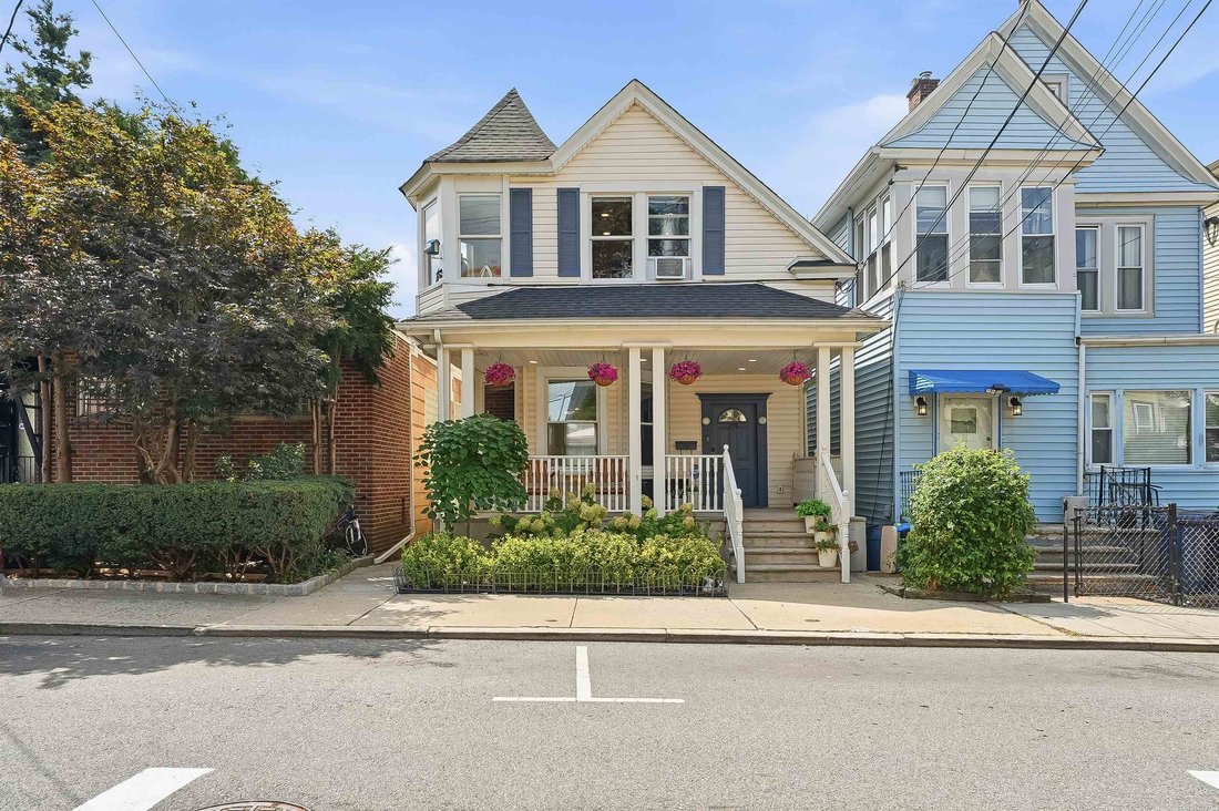Casa a North Bergen, New Jersey, Stati Uniti 1 - 19120852
