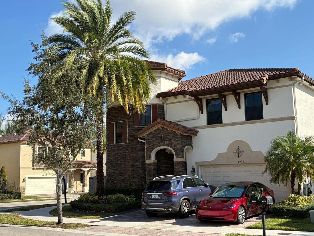 House in Doral, Florida, United States 1 - 19121981