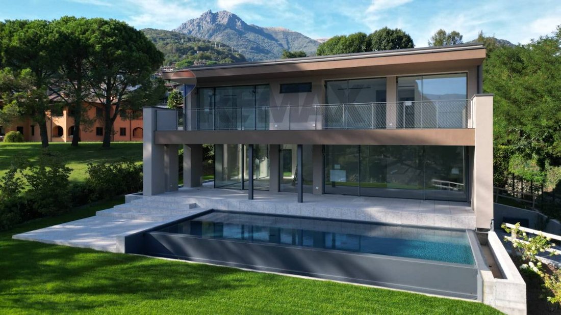 Villa in Menaggio, Lombardei, Italien 1 - 19127730